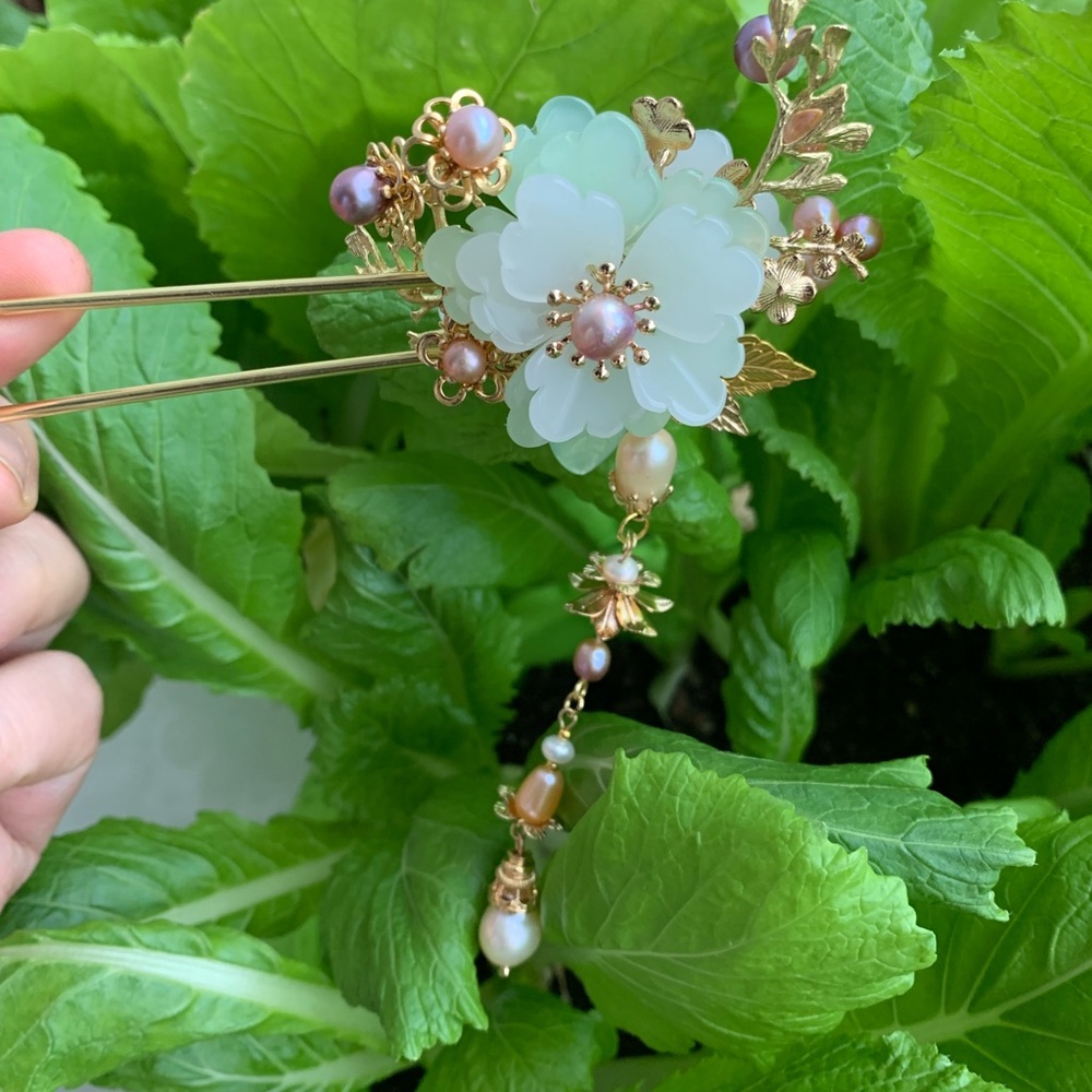 Oriental hair pin with cherry flower and pearl